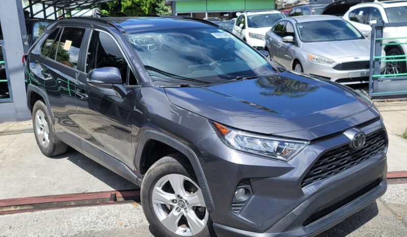 2020 TOYOTA RAV4 XLE