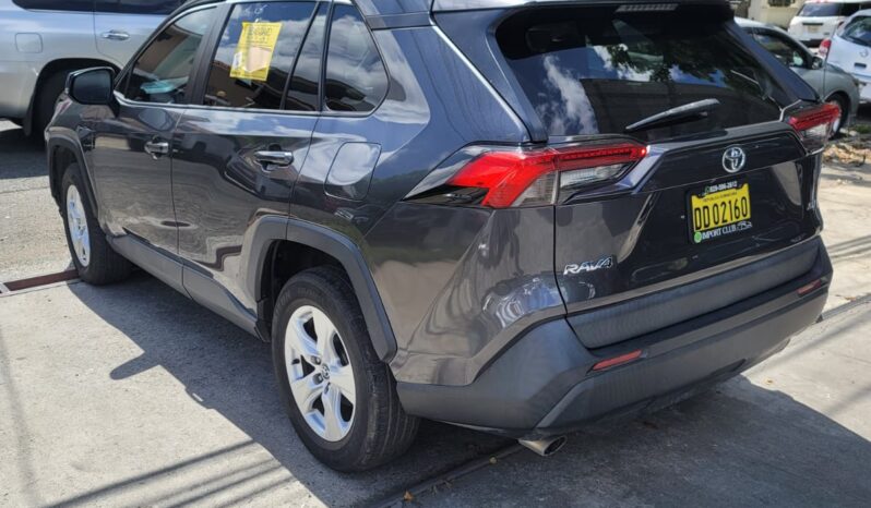 
								2020 TOYOTA RAV4 XLE full									