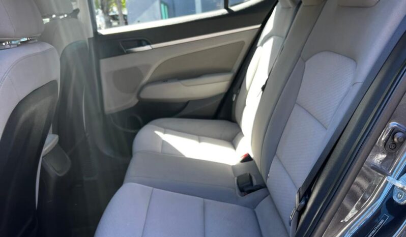 
								2020 HYUNDAI ELANTRA SEL full									