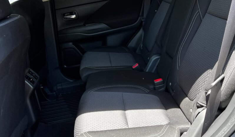 
								MITSUBISHI OUTLANDER full									
