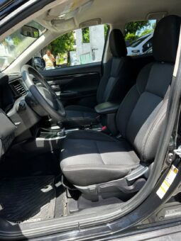 
										MITSUBISHI OUTLANDER full									