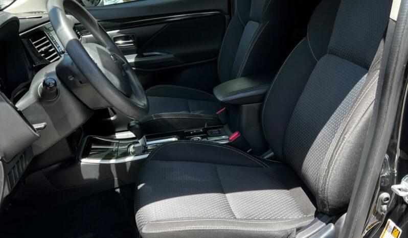 
								MITSUBISHI OUTLANDER full									