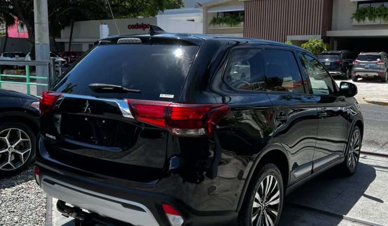 
								MITSUBISHI OUTLANDER full									